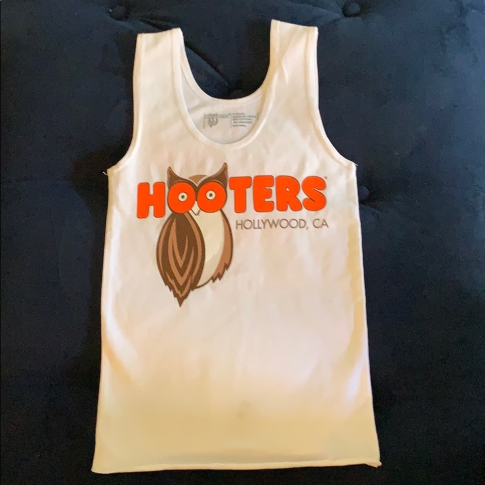 HOOTERS tank tops